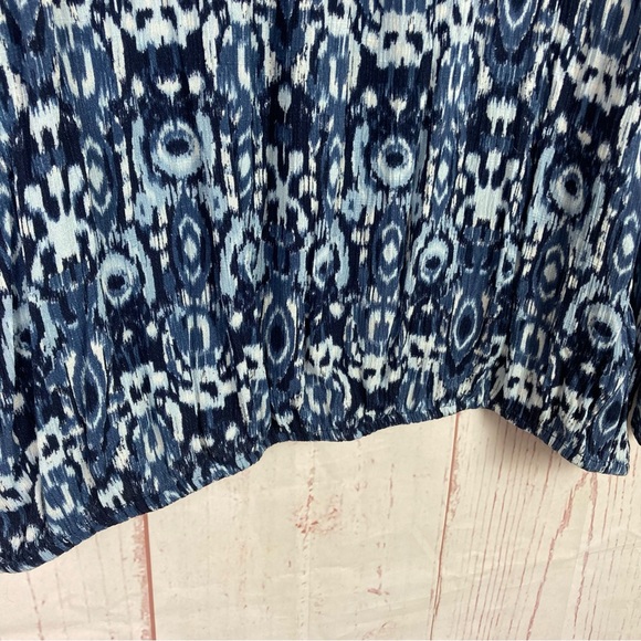 Lane Bryant Size 26 28 Blue Ikat Long Sleeve V Neck Top Lace Detail Gathered Hem - Picture 8 of 9